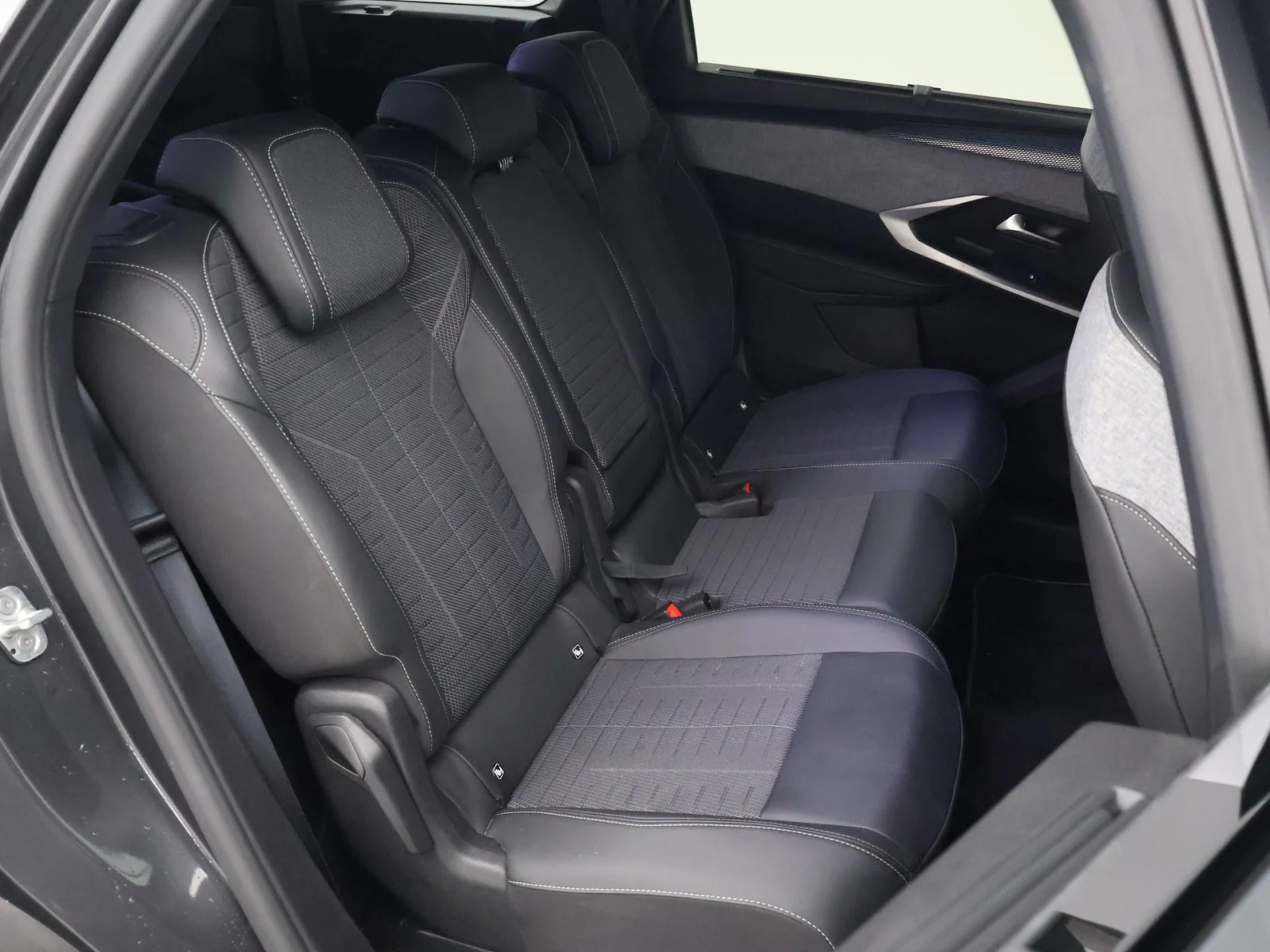Peugeot-5008