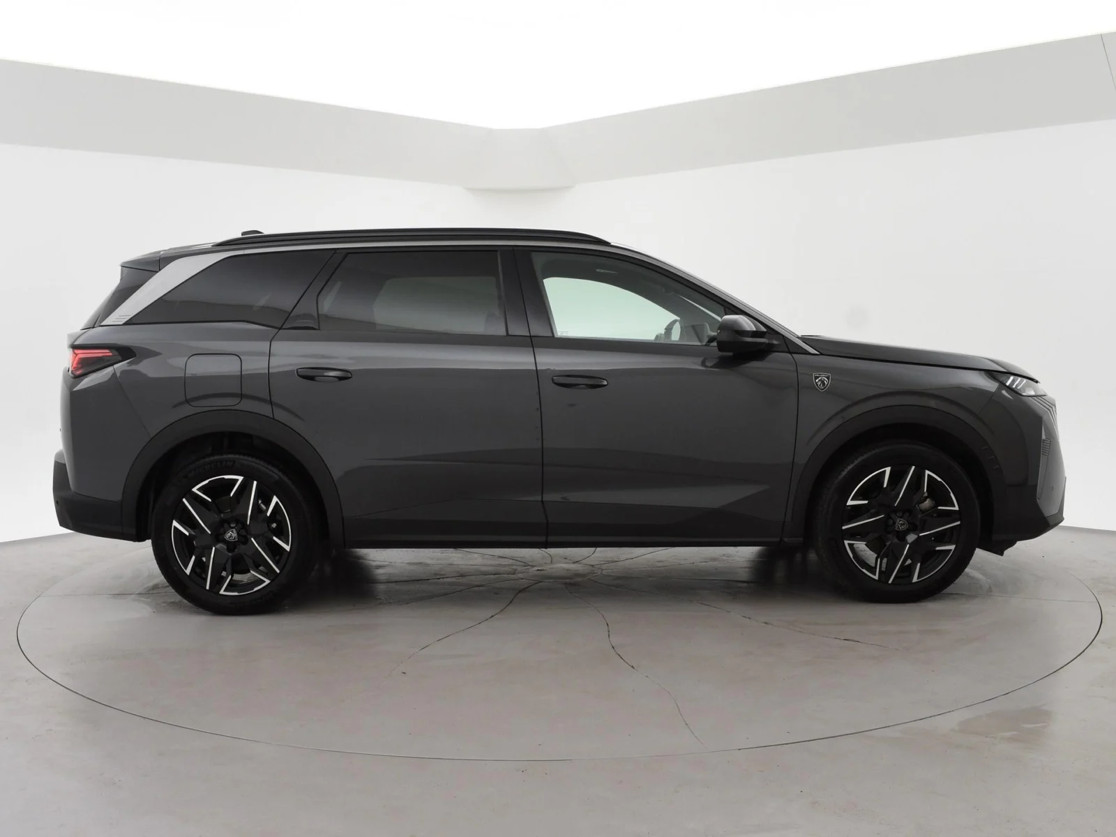Peugeot-5008