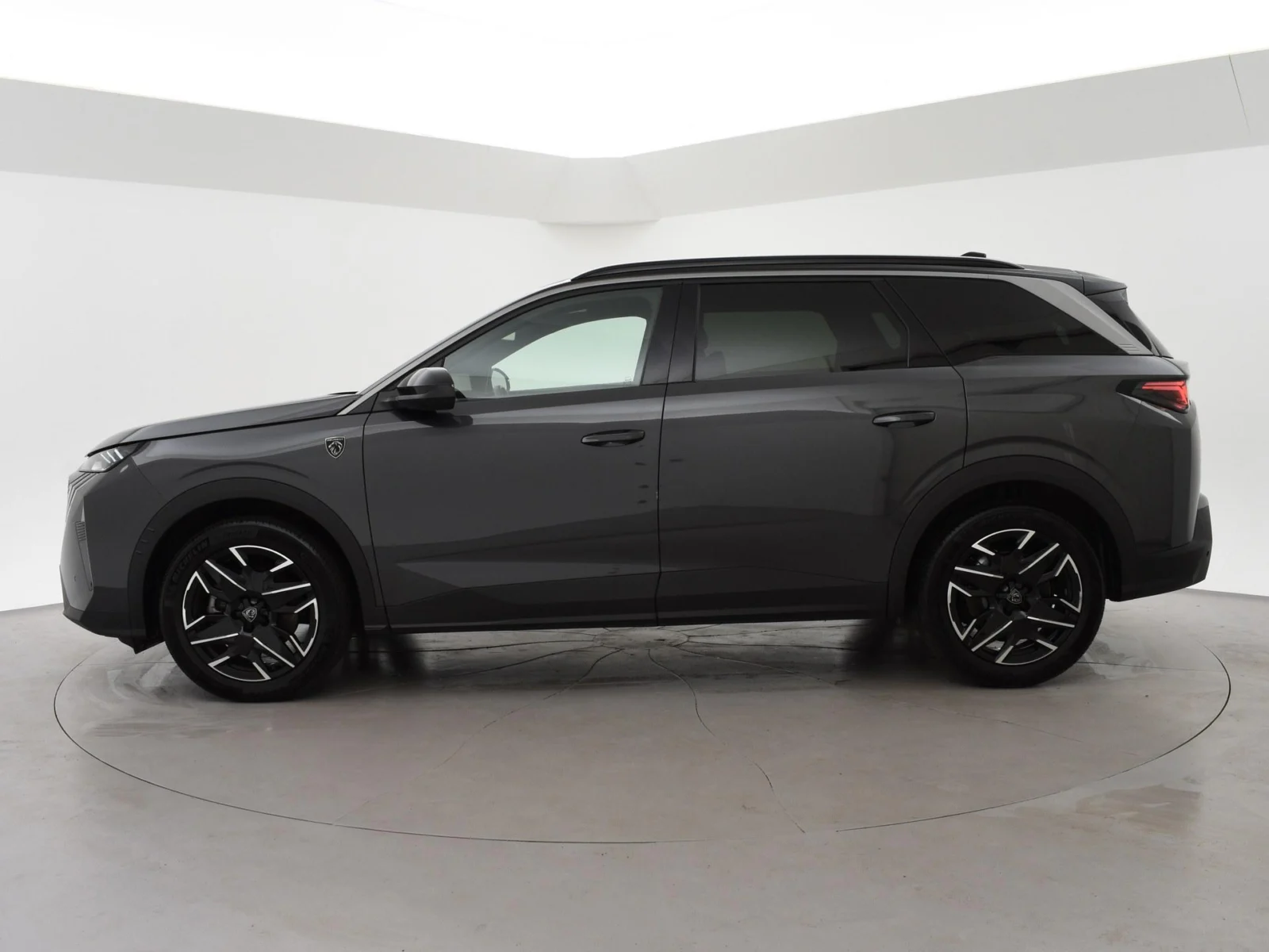 Peugeot-5008