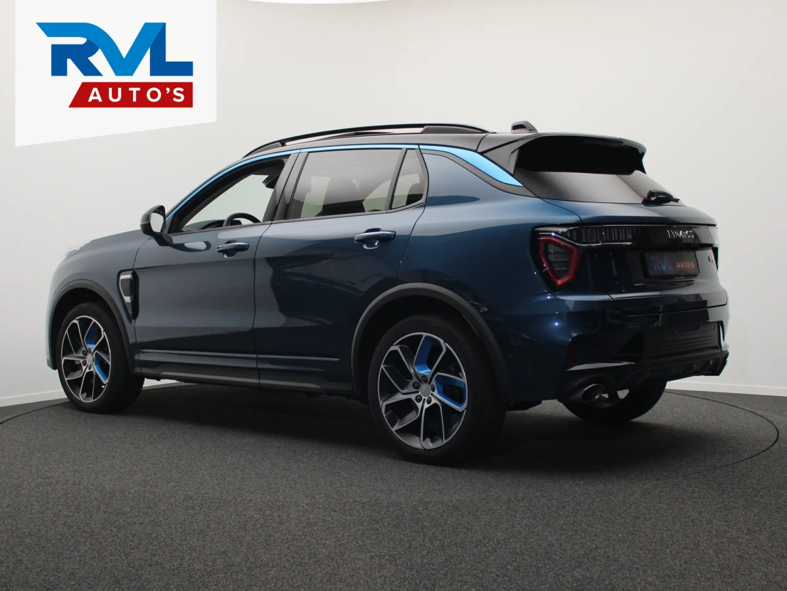 Lynk & Co-01