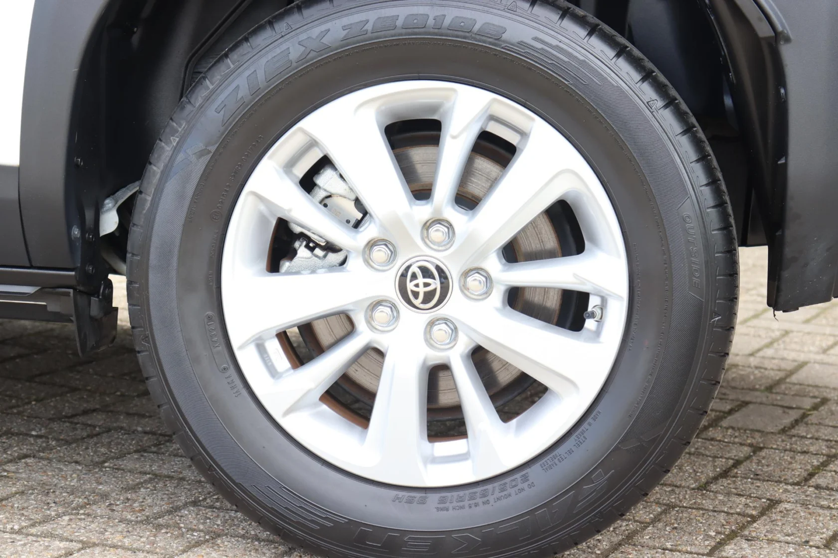 Toyota-Yaris Cross