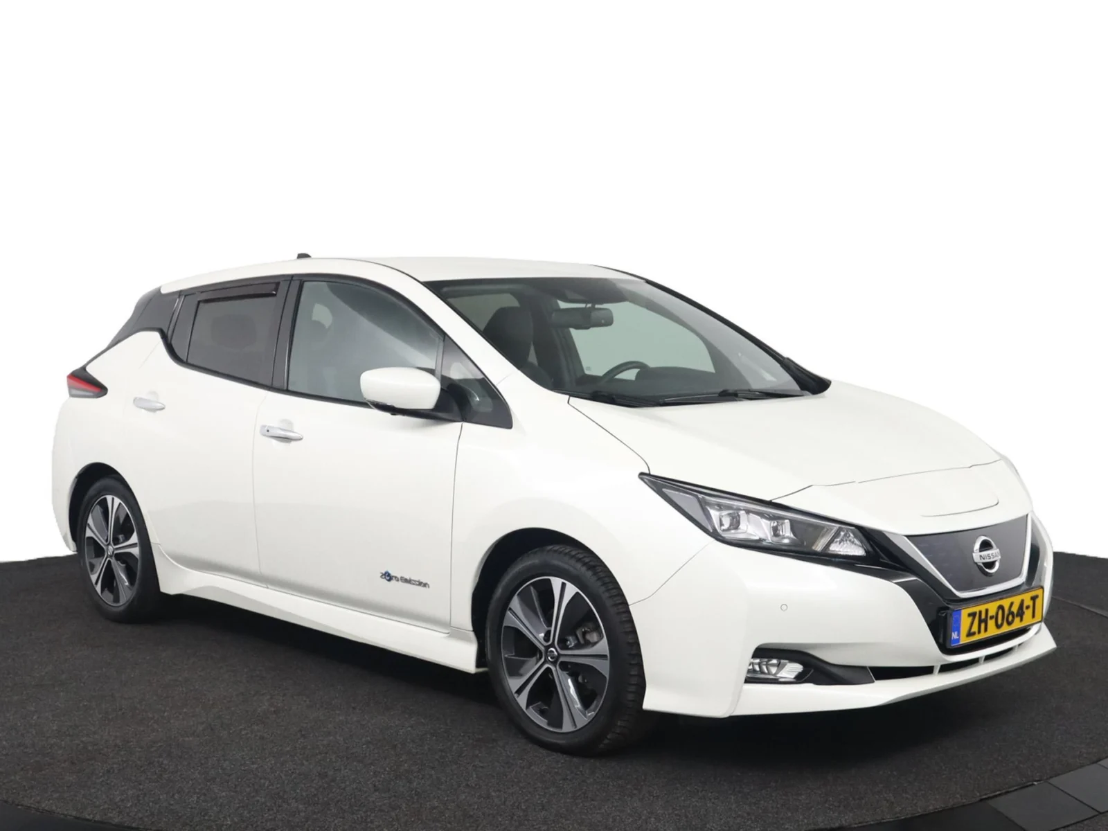 Nissan-Leaf