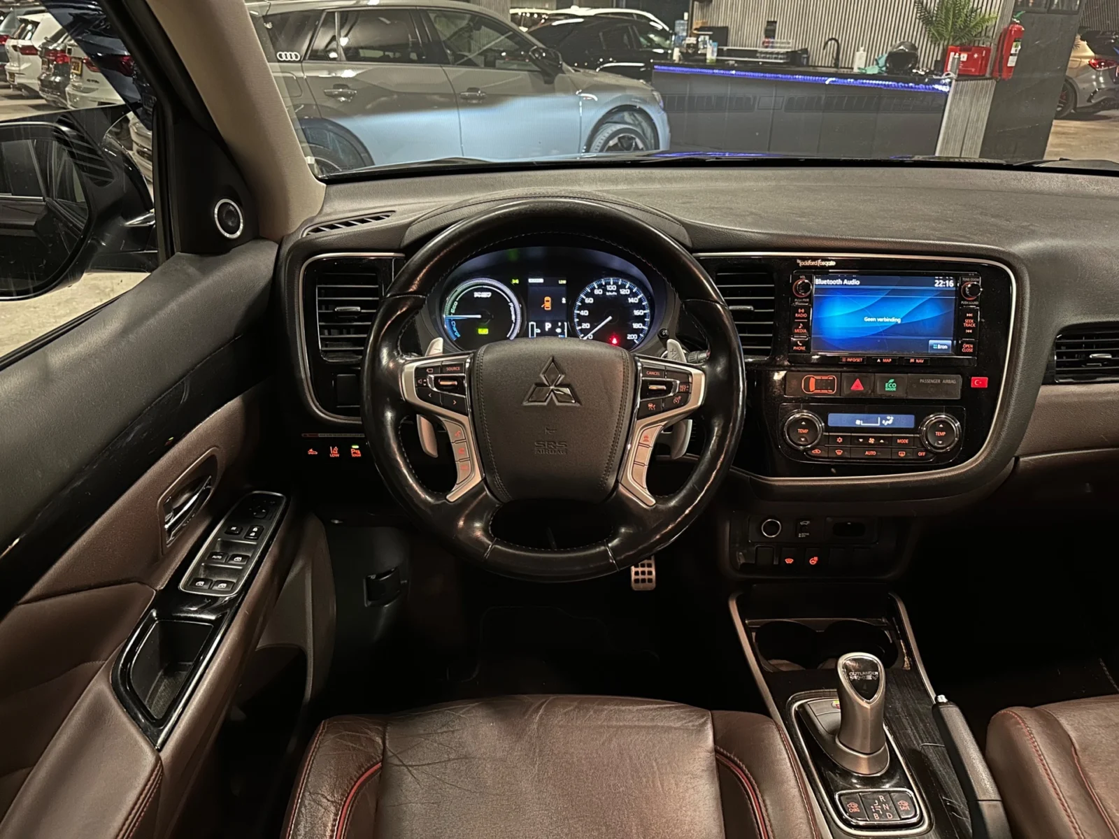 Mitsubishi-Outlander