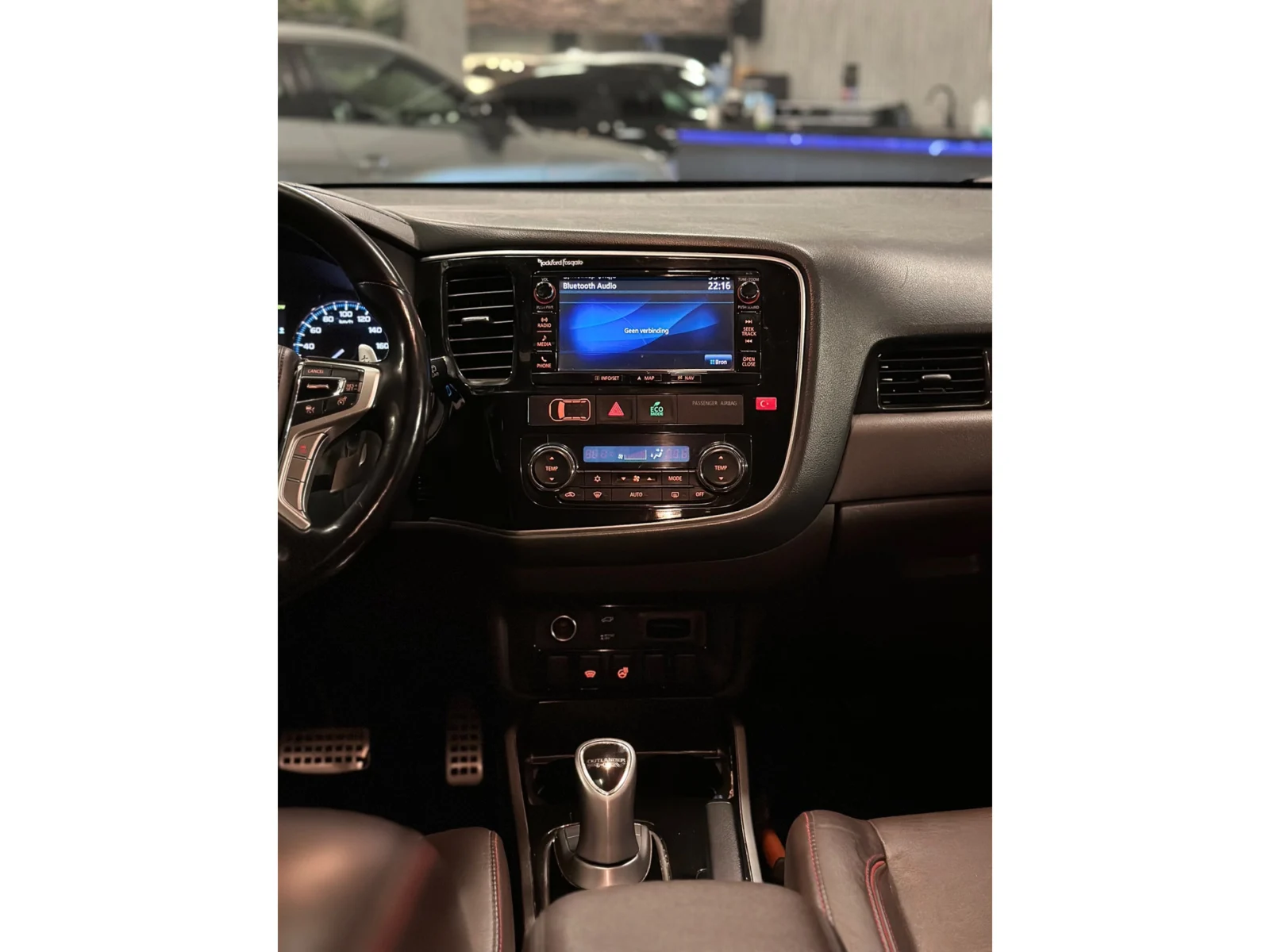 Mitsubishi-Outlander