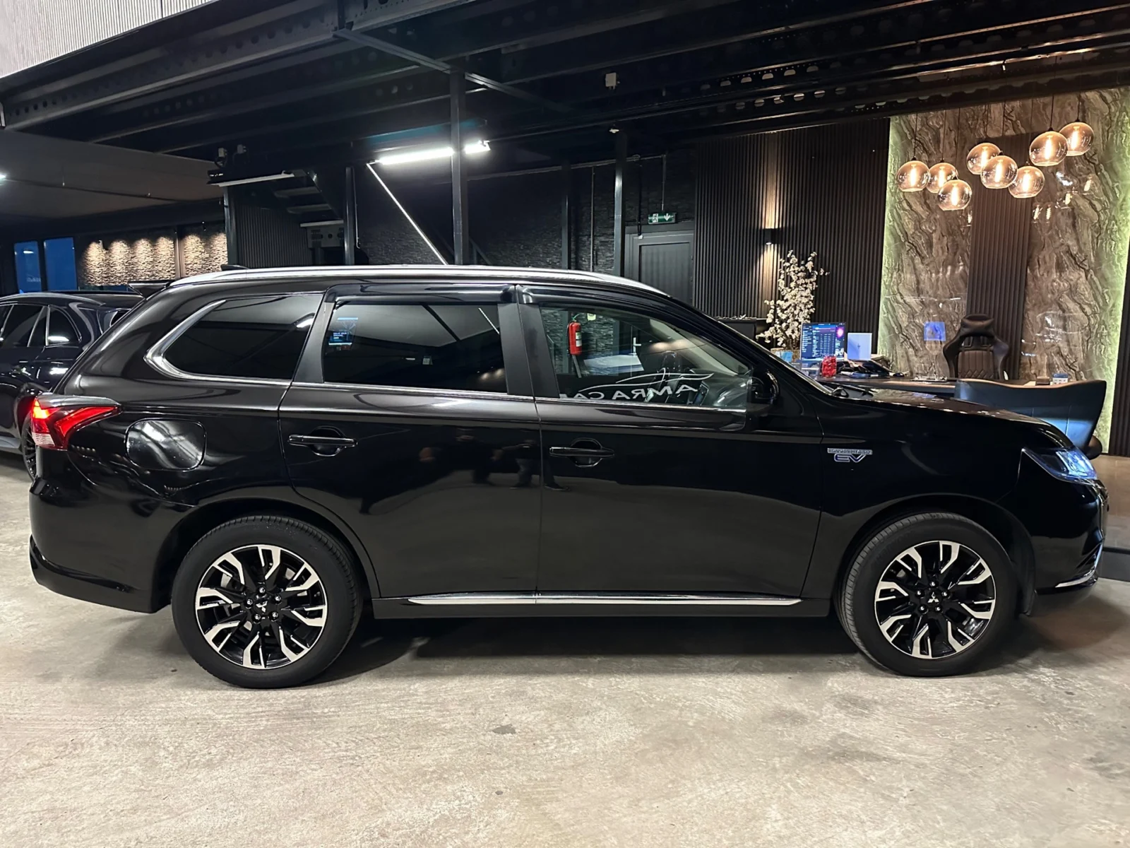 Mitsubishi-Outlander