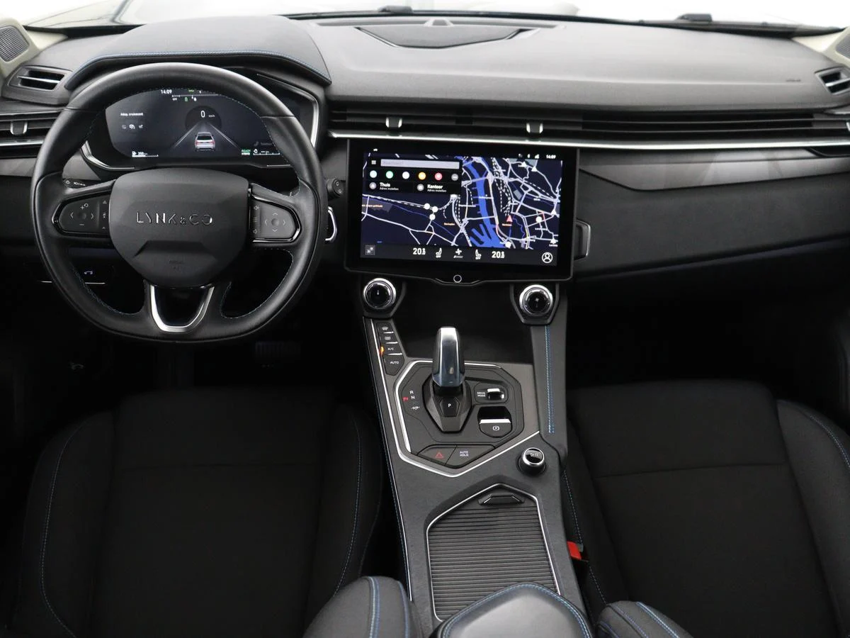 Lynk & Co-01