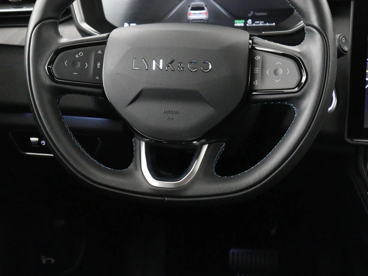 Lynk & Co-01