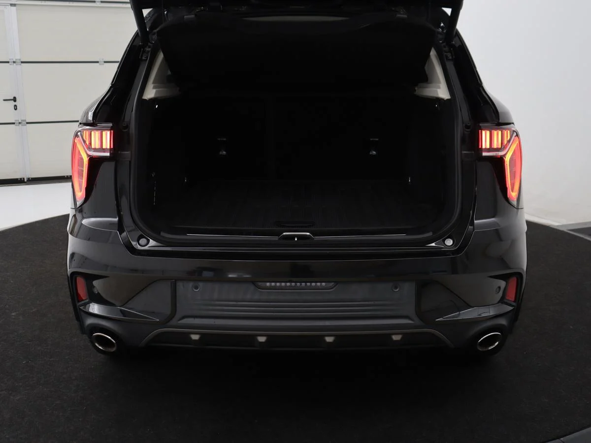 Lynk & Co-01