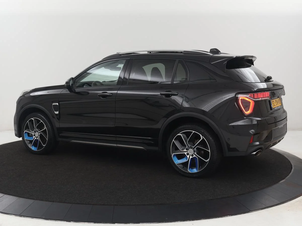 Lynk & Co-01