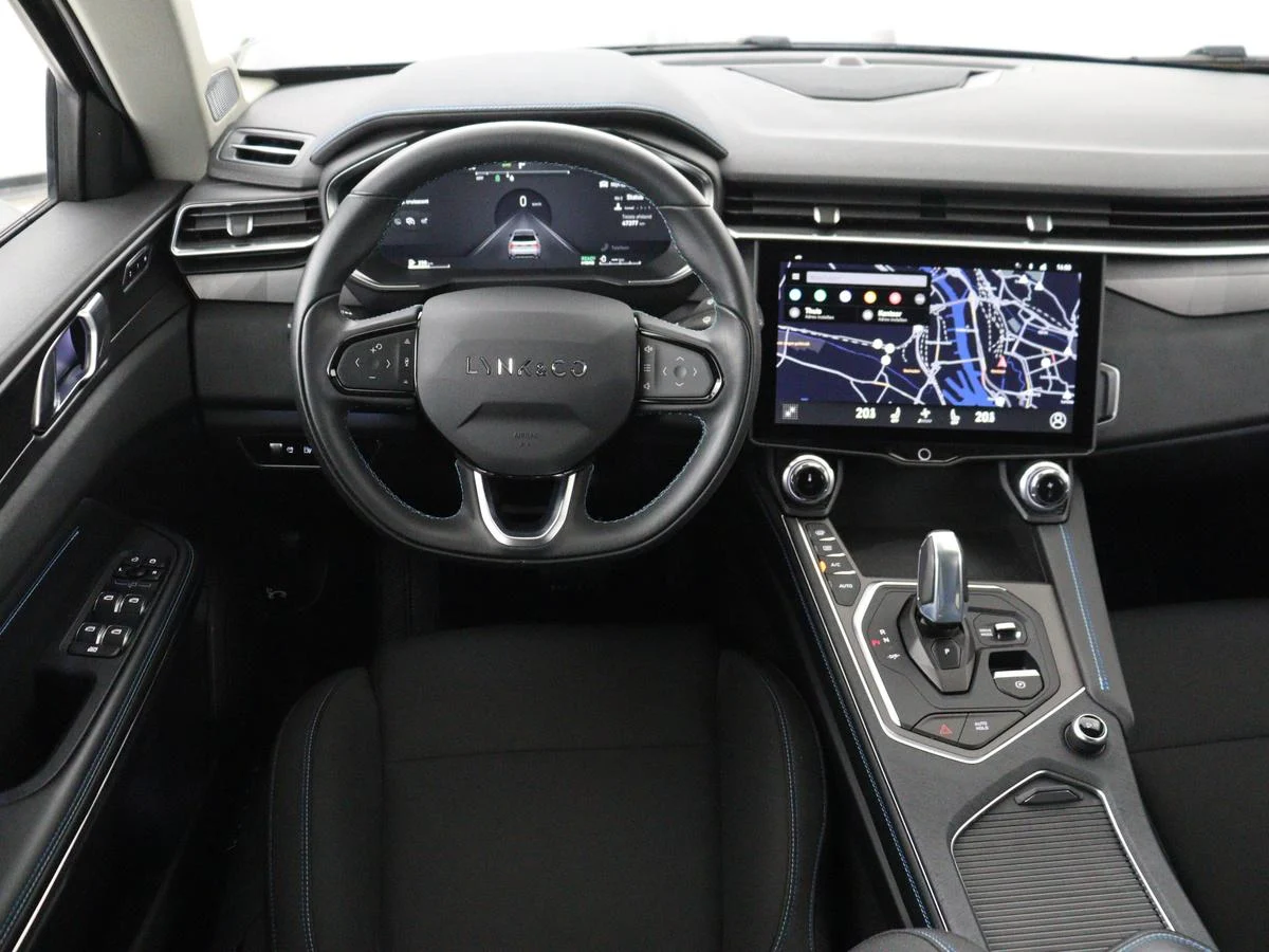 Lynk & Co-01