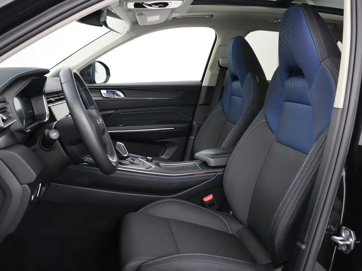 Lynk & Co-01
