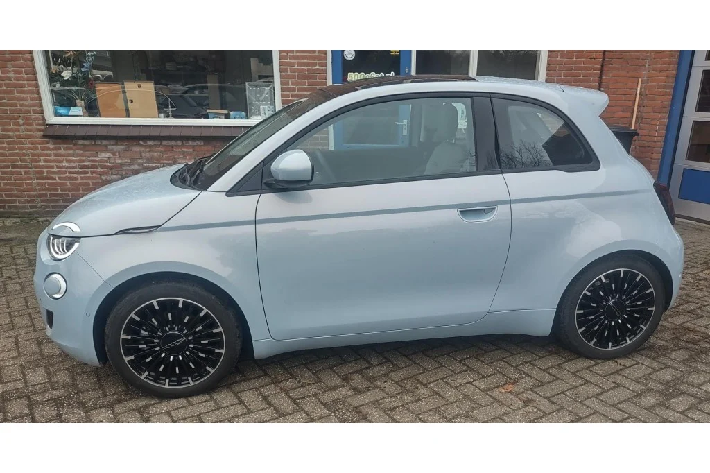 Fiat 500e 500 E-3+1-Panoramadak