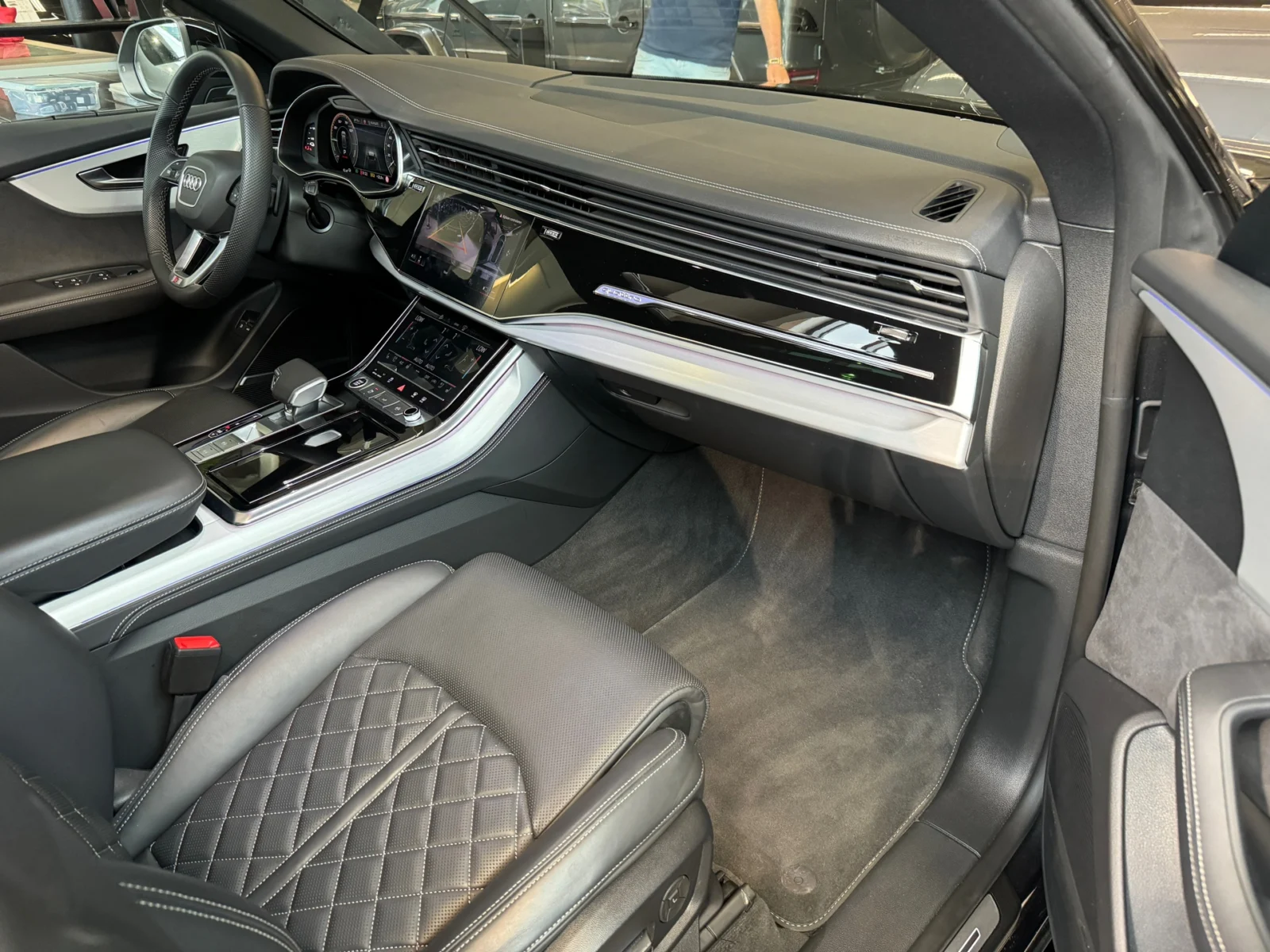 Audi-Q8