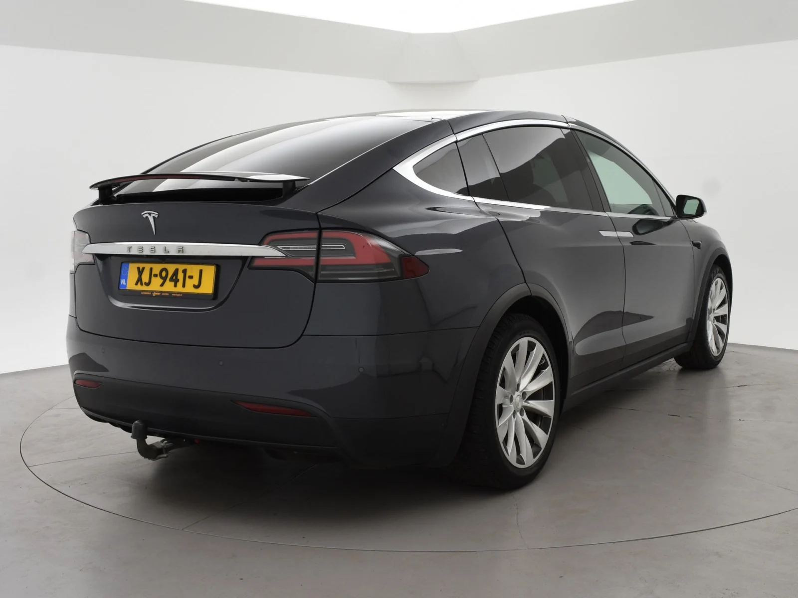 Tesla-Model X