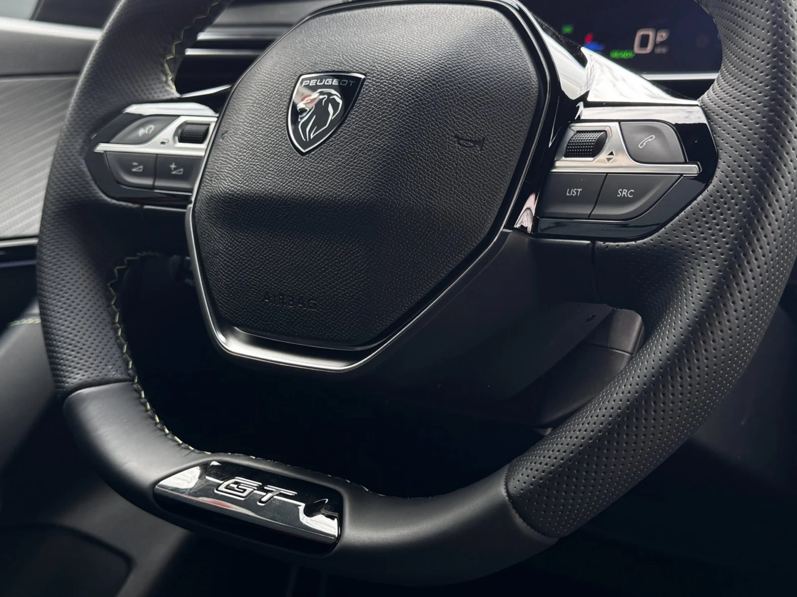 Peugeot e-208 GT
