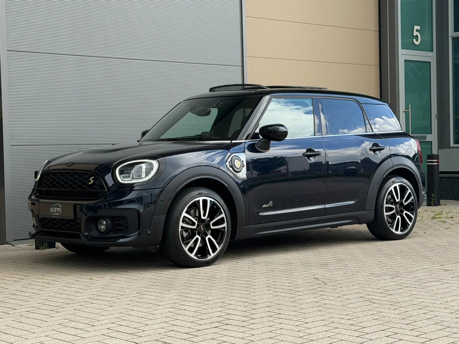 MINI-Countryman