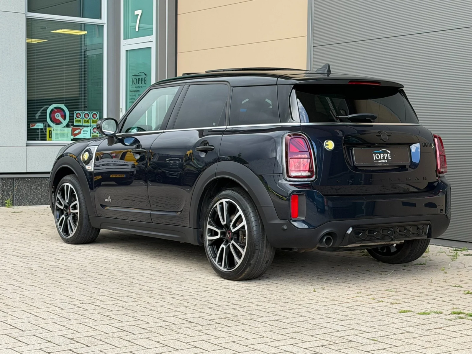 MINI-Countryman