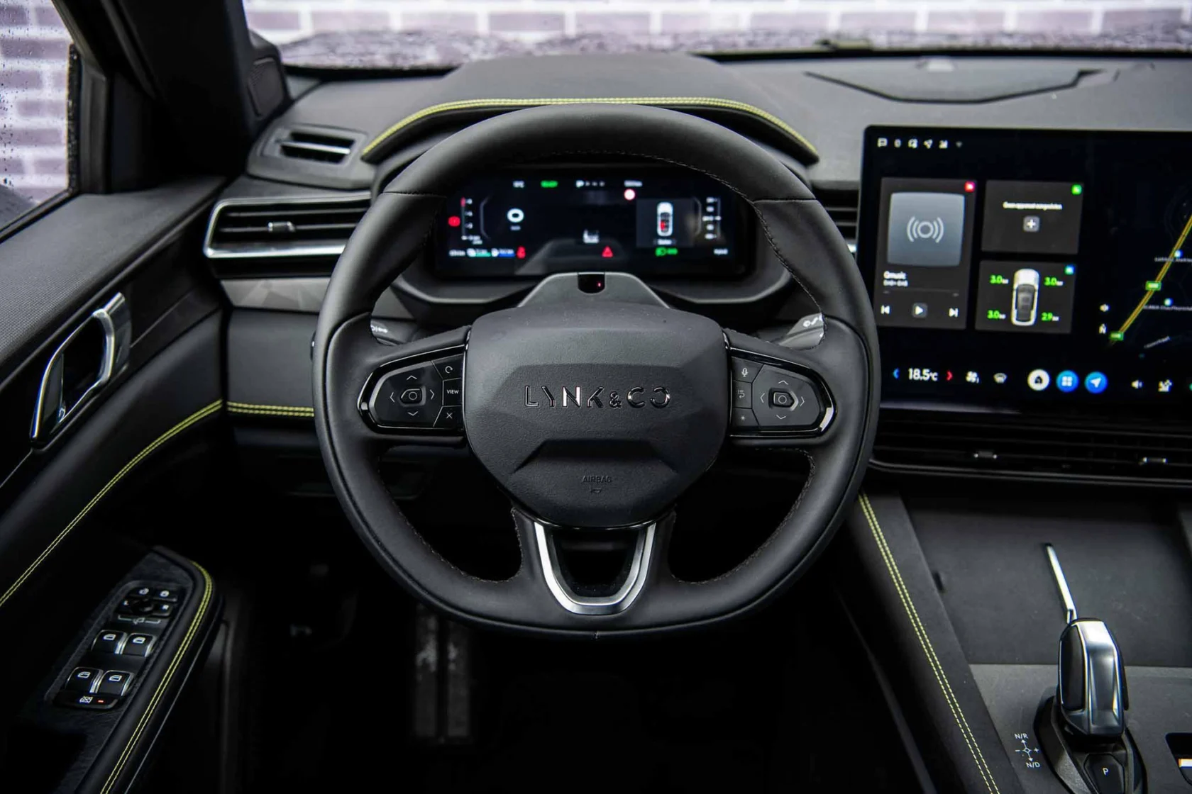 Lynk & Co-01