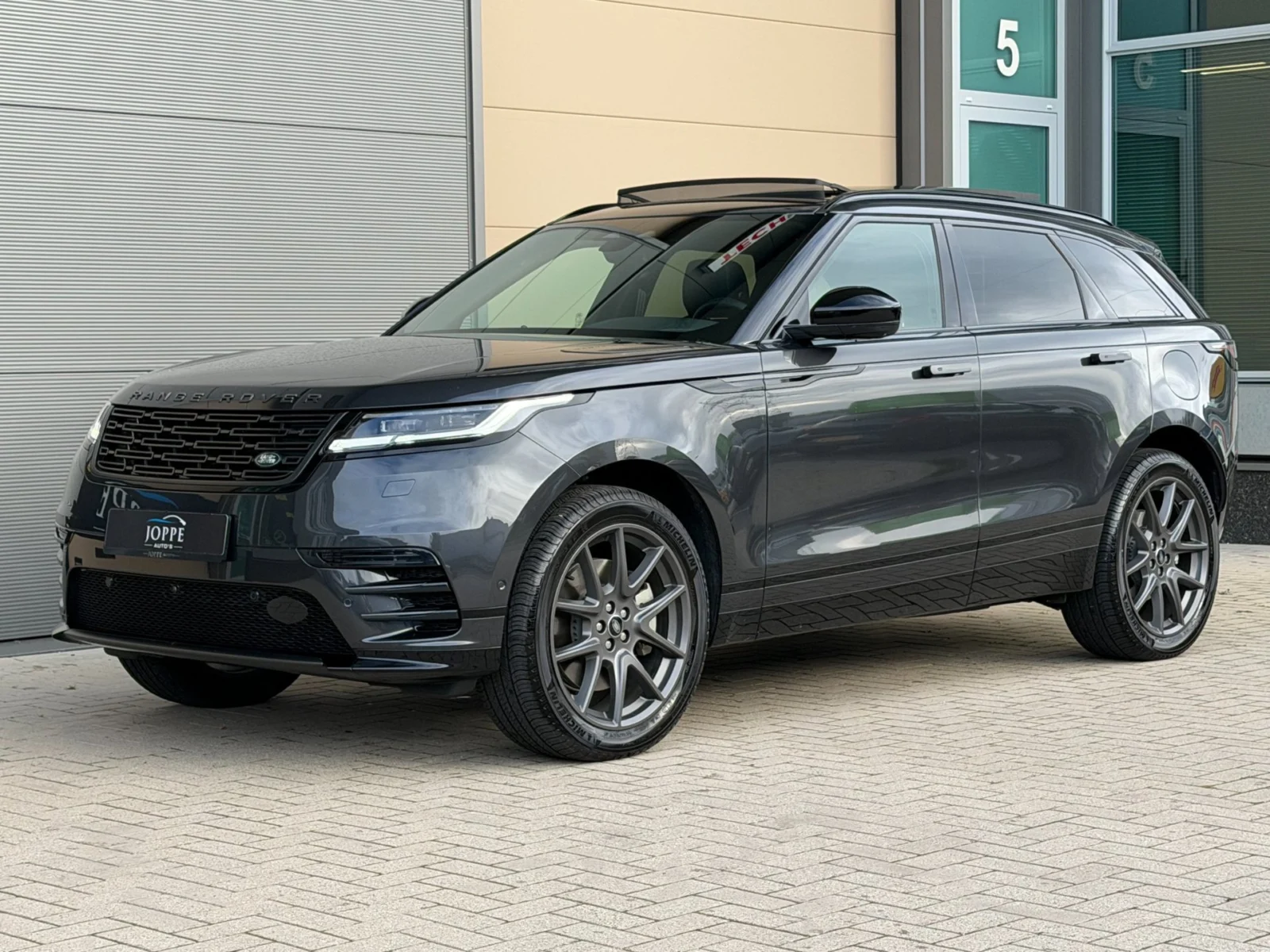 Land Rover-Range Rover Velar