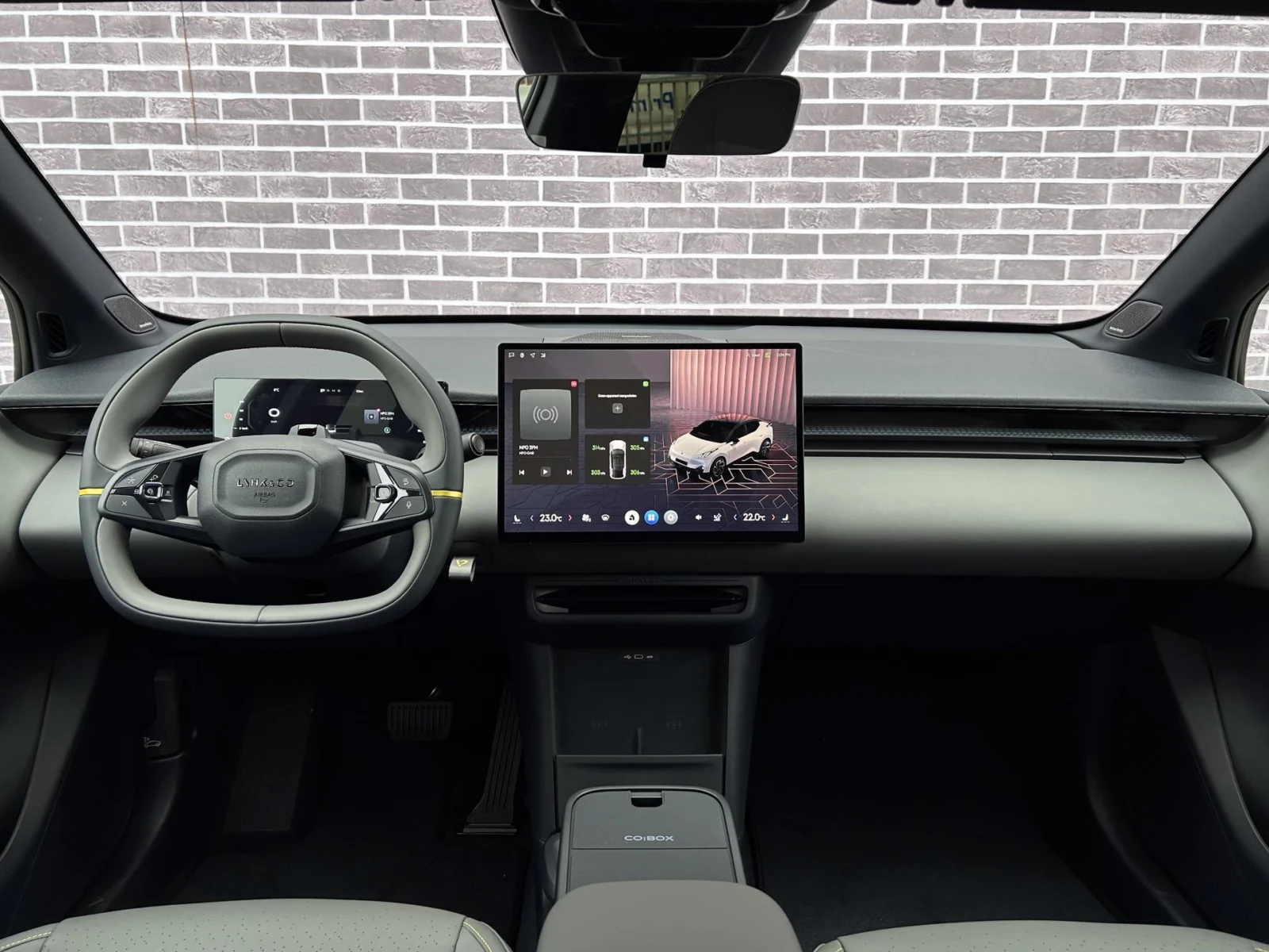 Lynk & Co-02