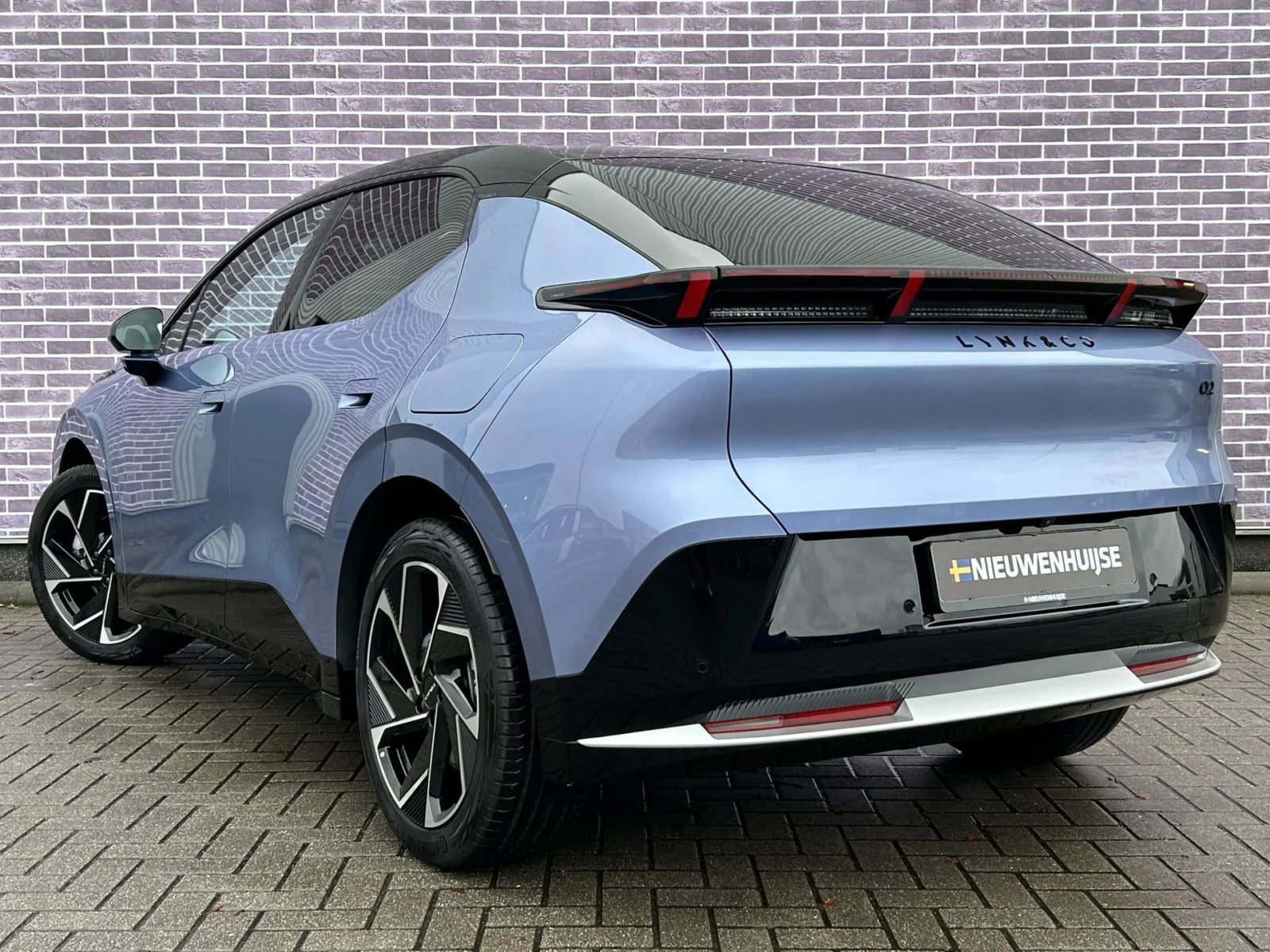Lynk & Co-02