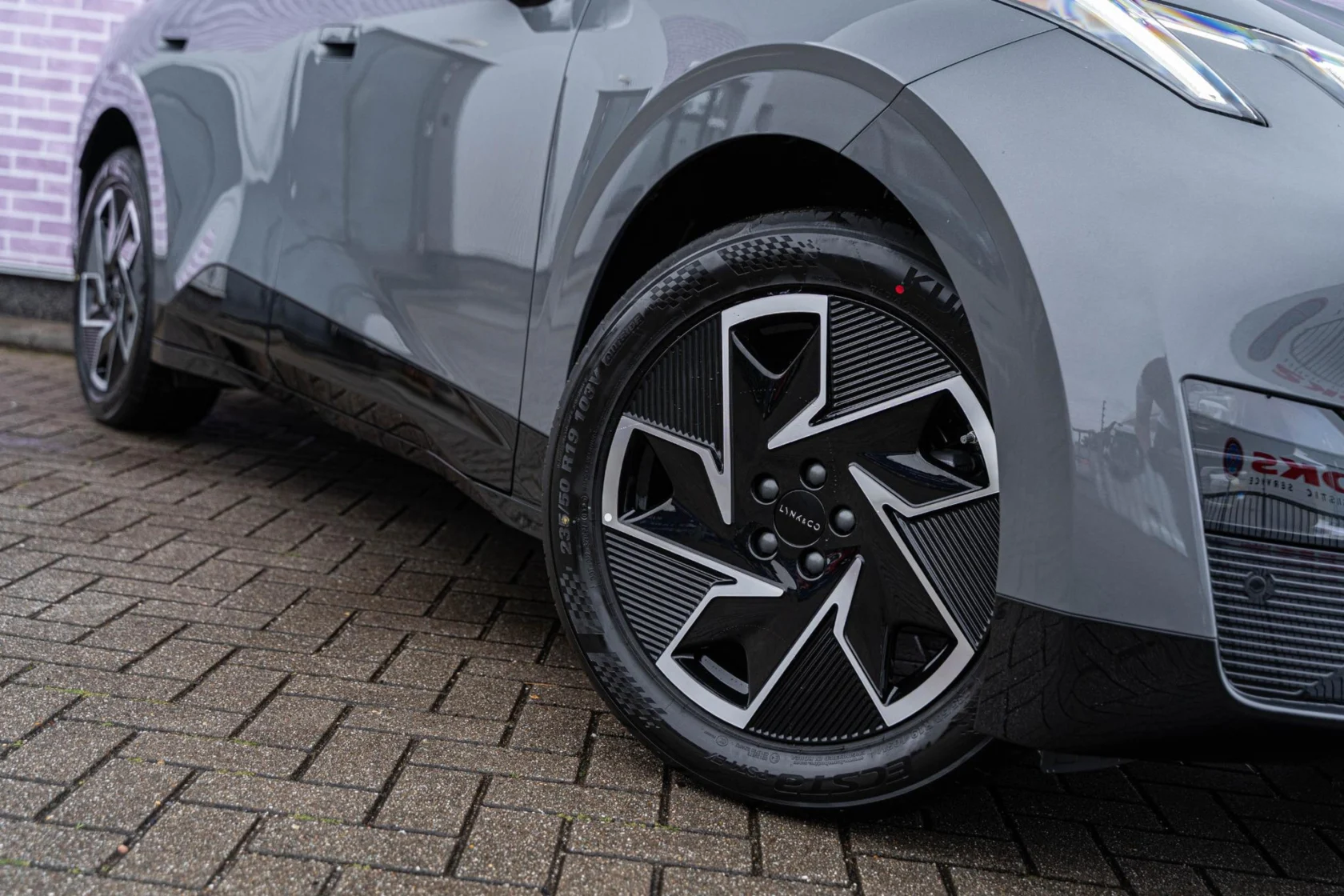 Lynk & Co-02