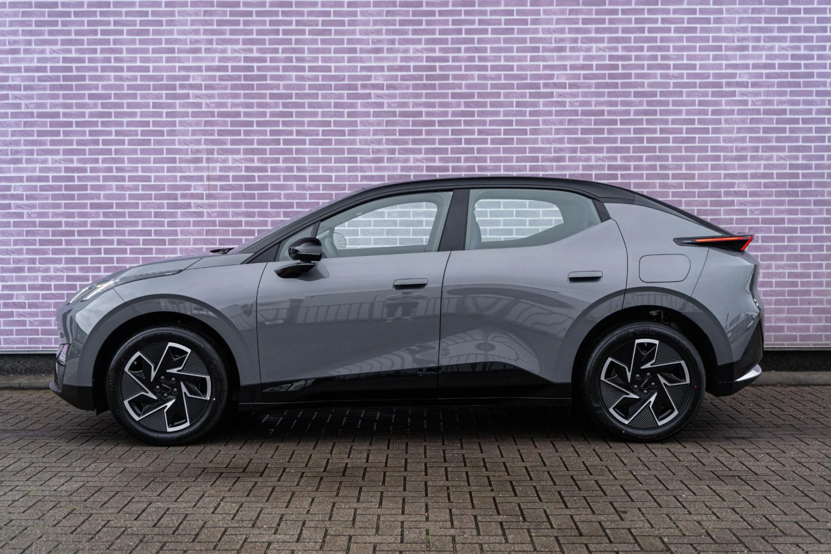 Lynk & Co-02