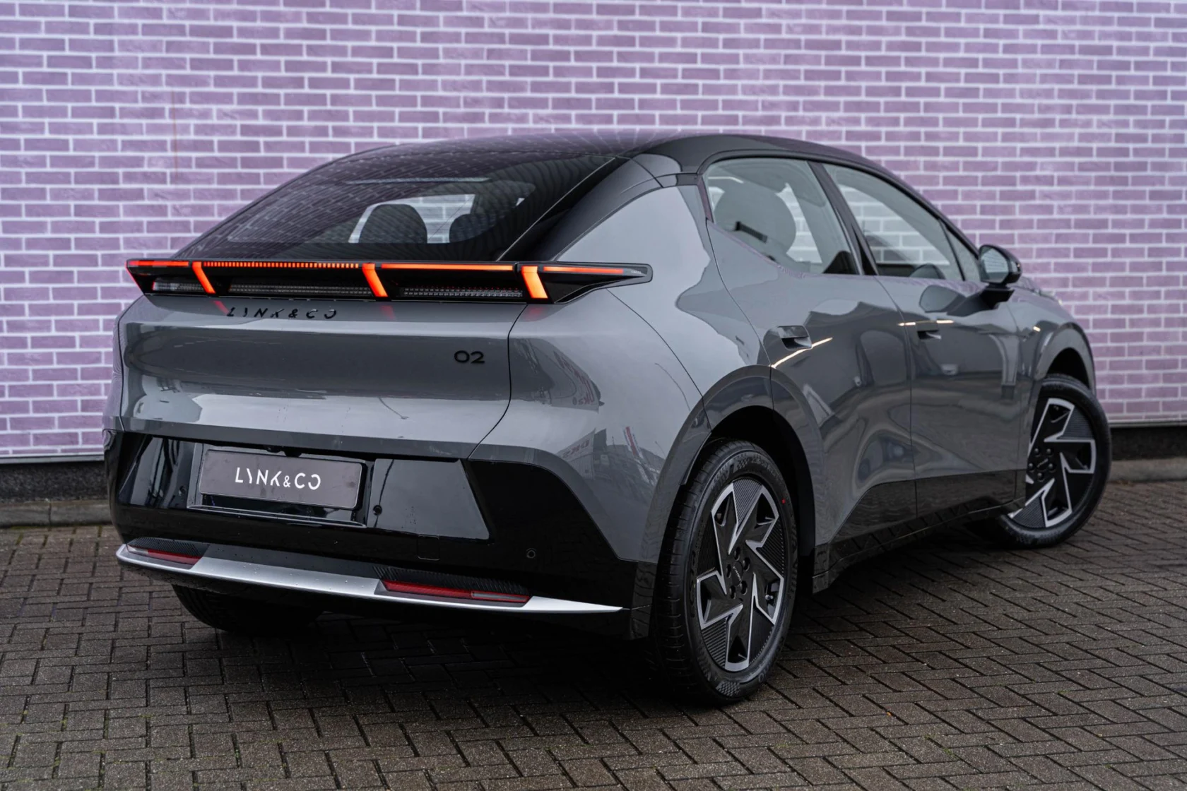 Lynk & Co-02