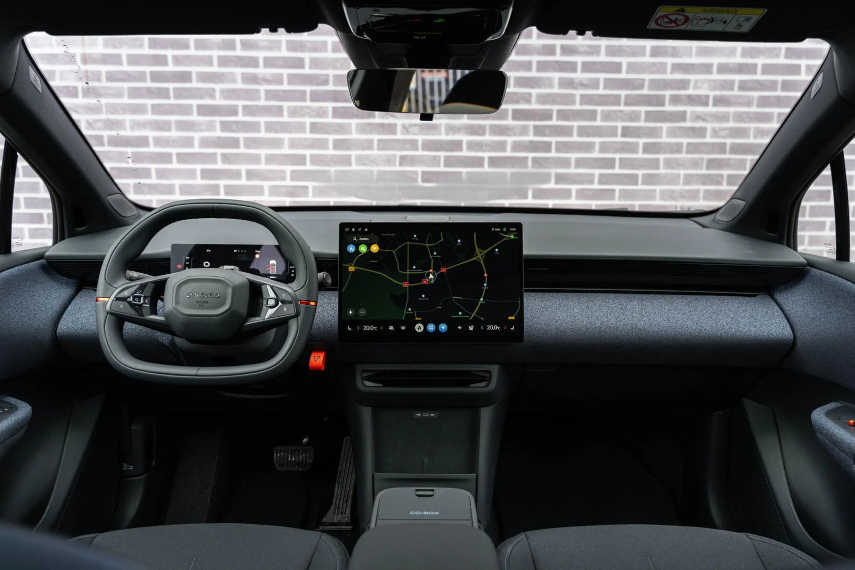 Lynk & Co-02