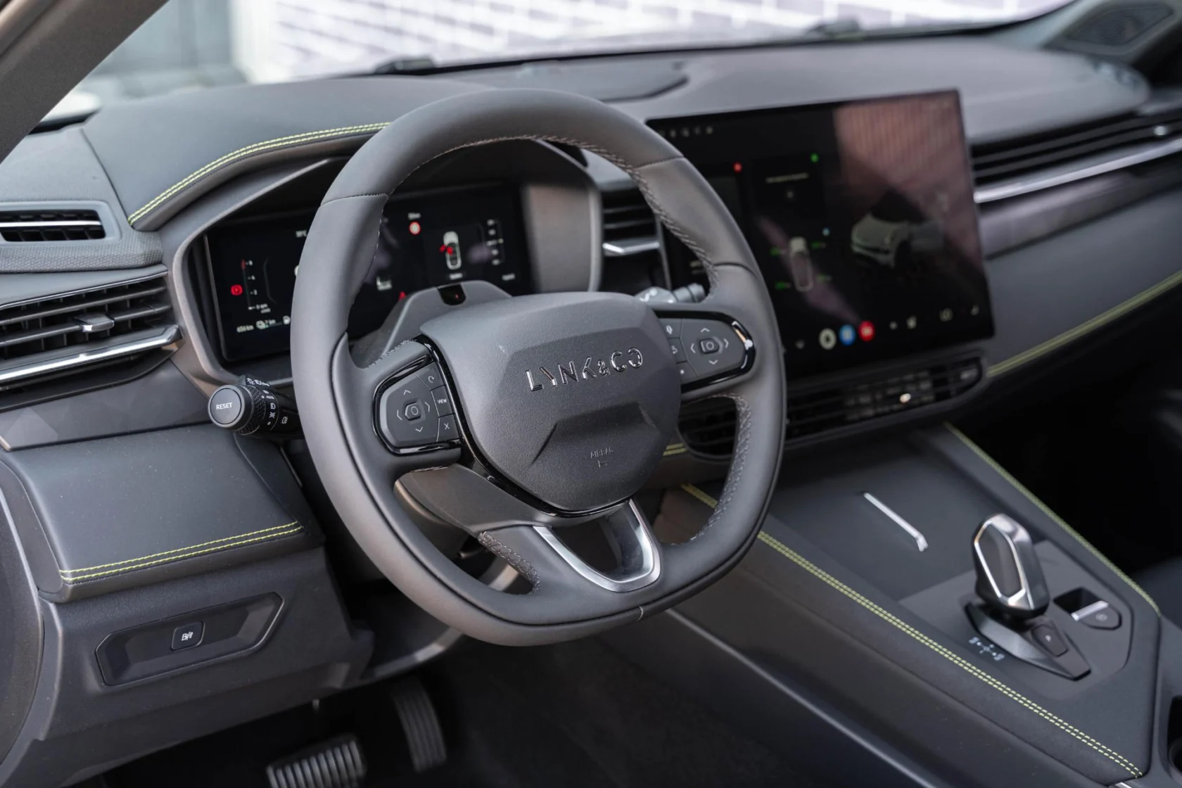 Lynk & Co-01