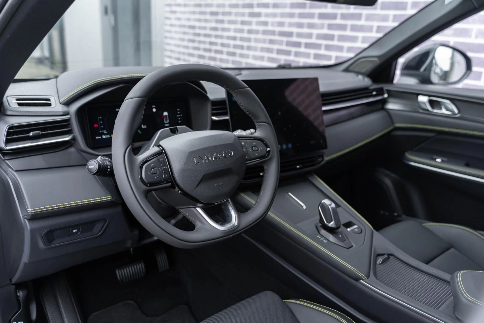 Lynk & Co-01