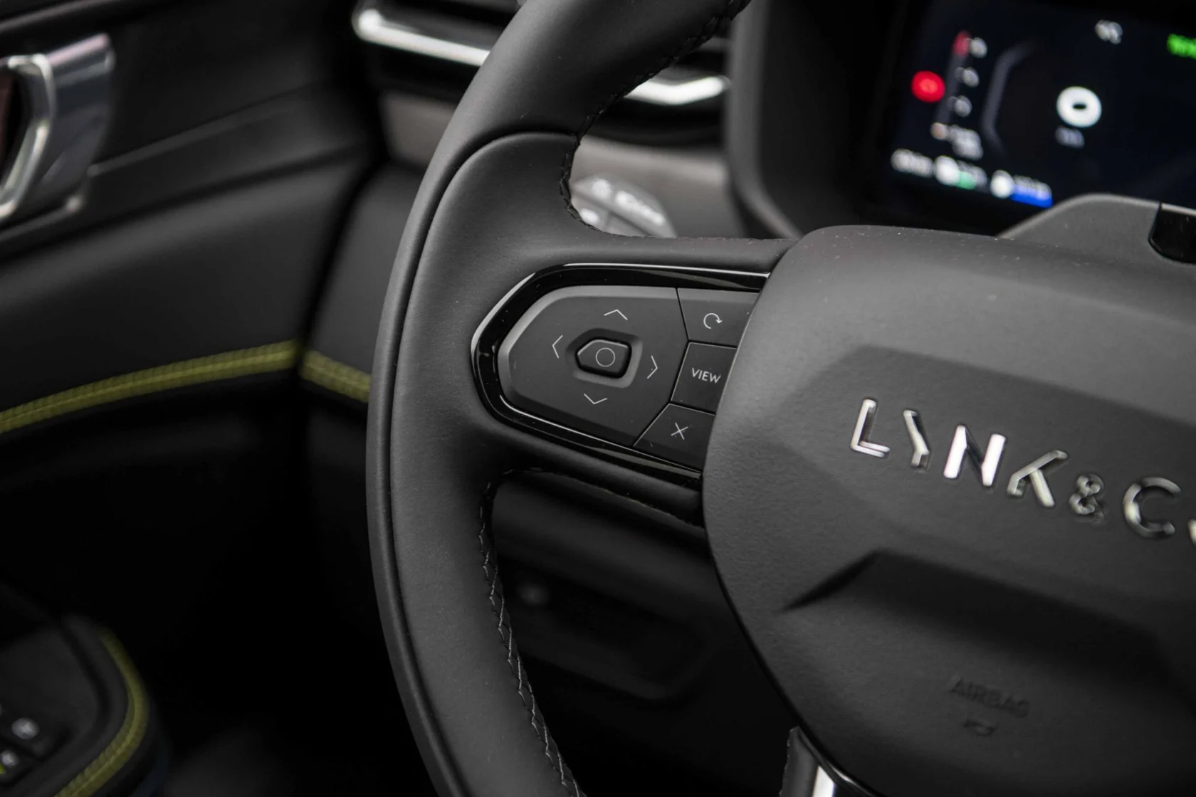 Lynk & Co-01