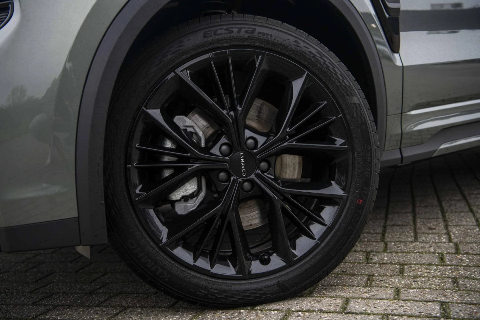Lynk & Co-01