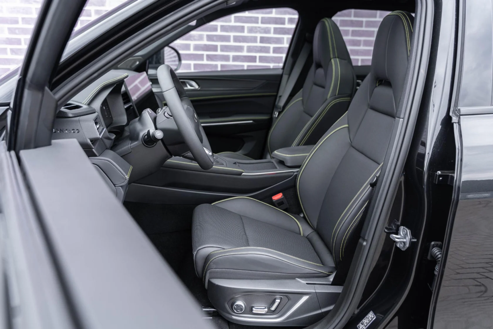 Lynk & Co-01