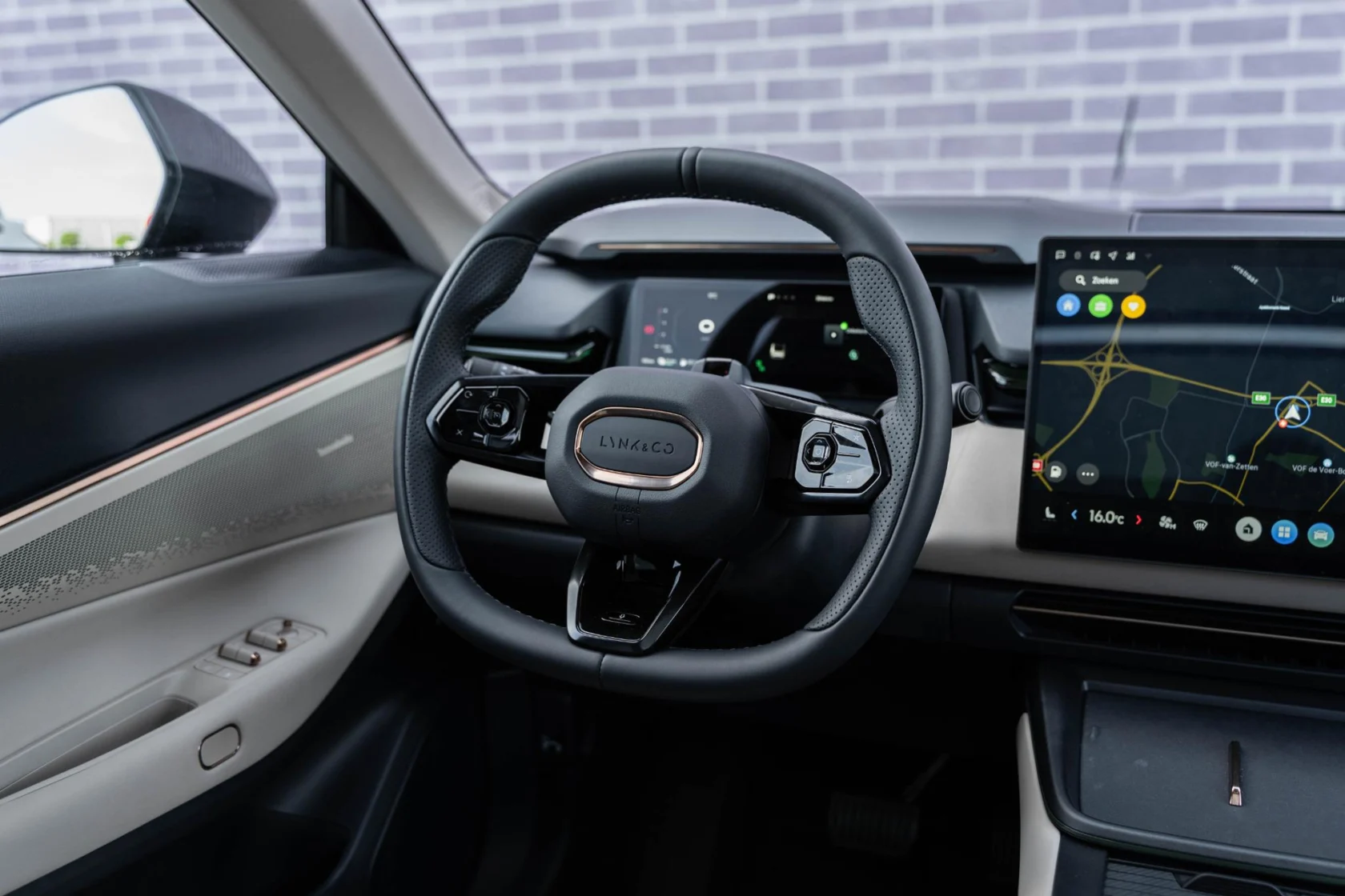 Lynk & Co-08