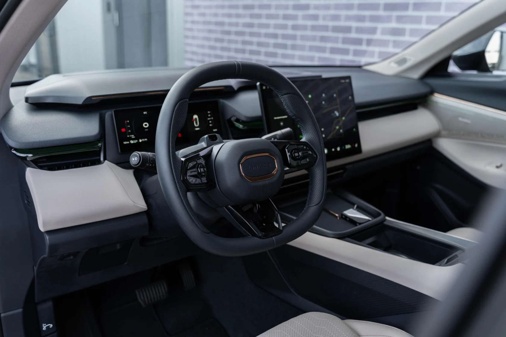 Lynk & Co-08