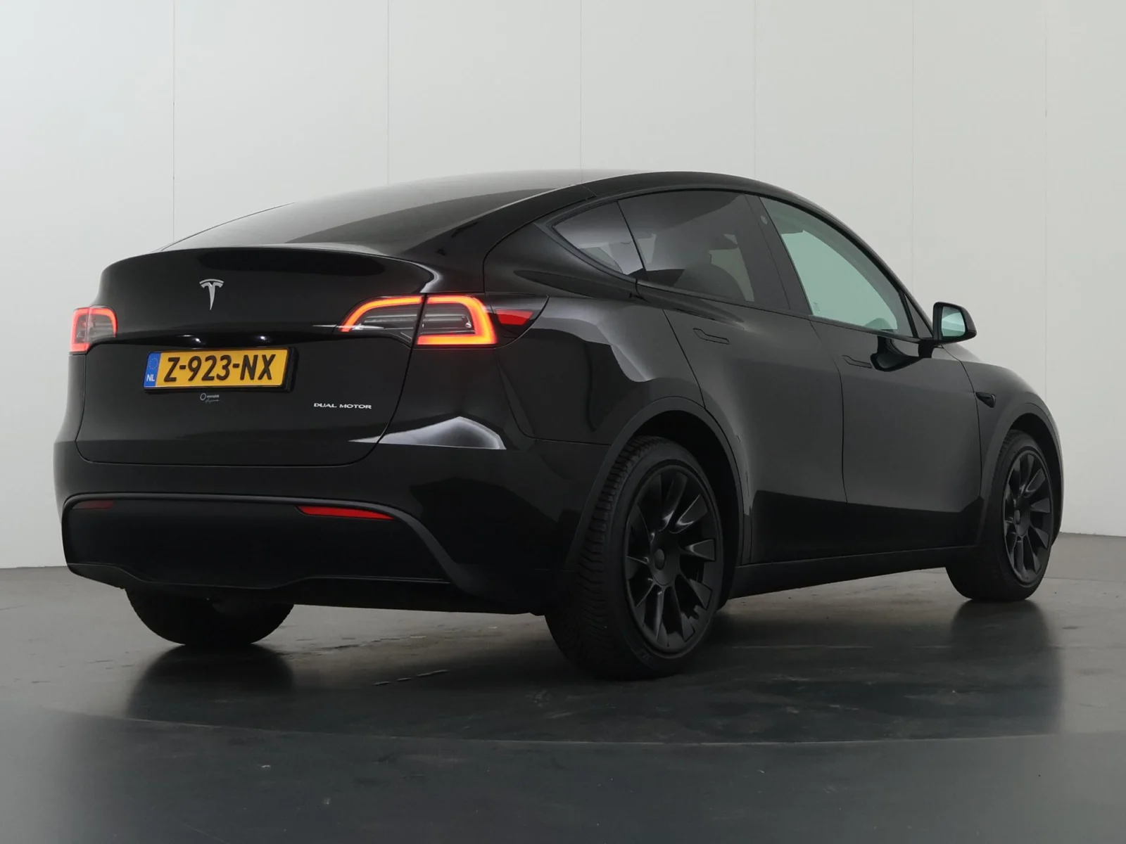 Tesla-Model Y