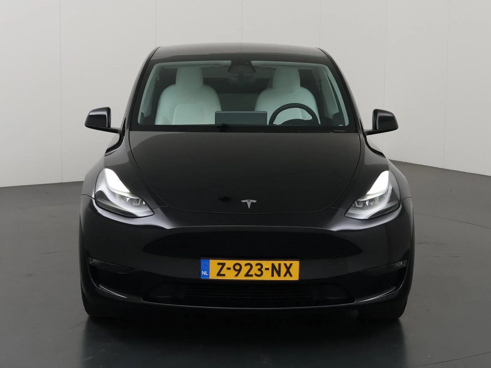 Tesla-Model Y