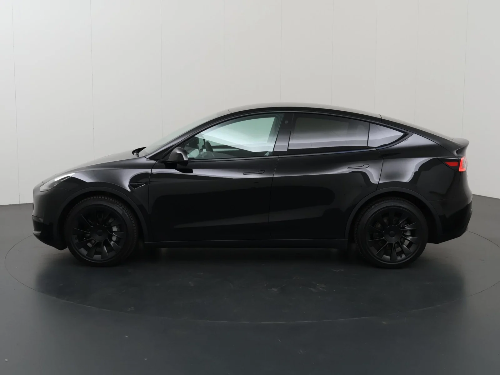Tesla-Model Y