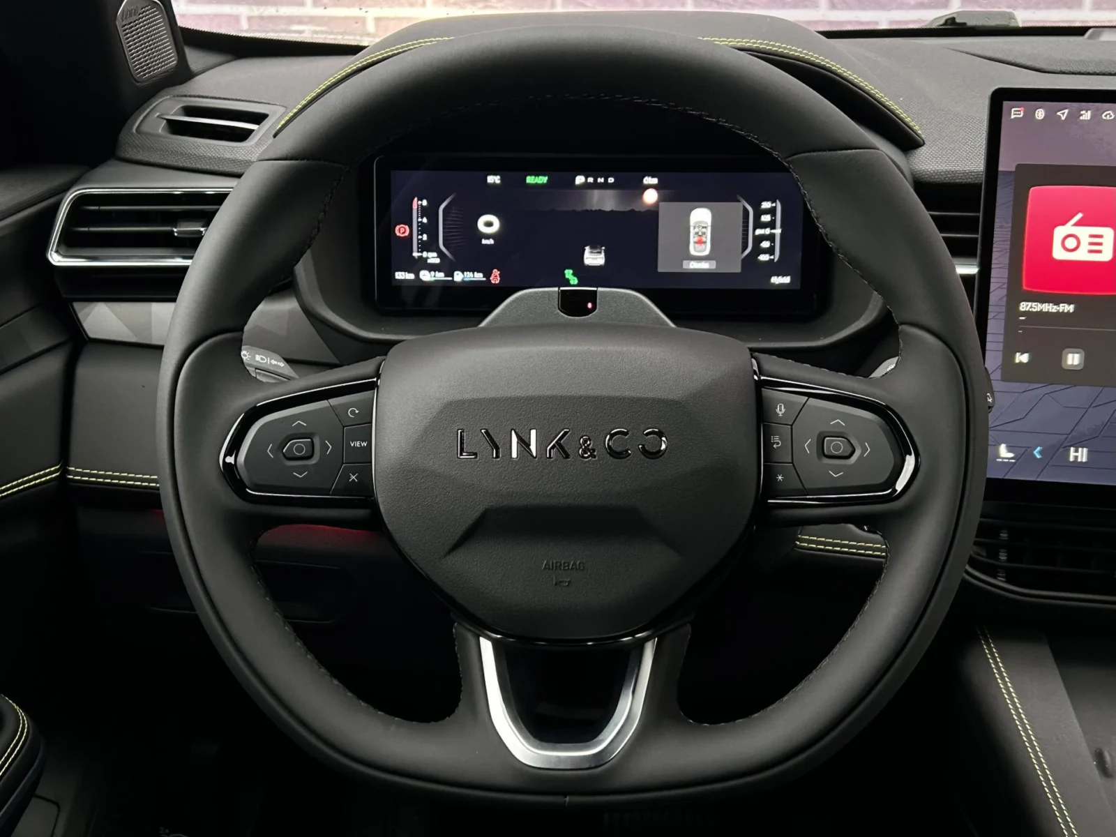 Lynk & Co-01