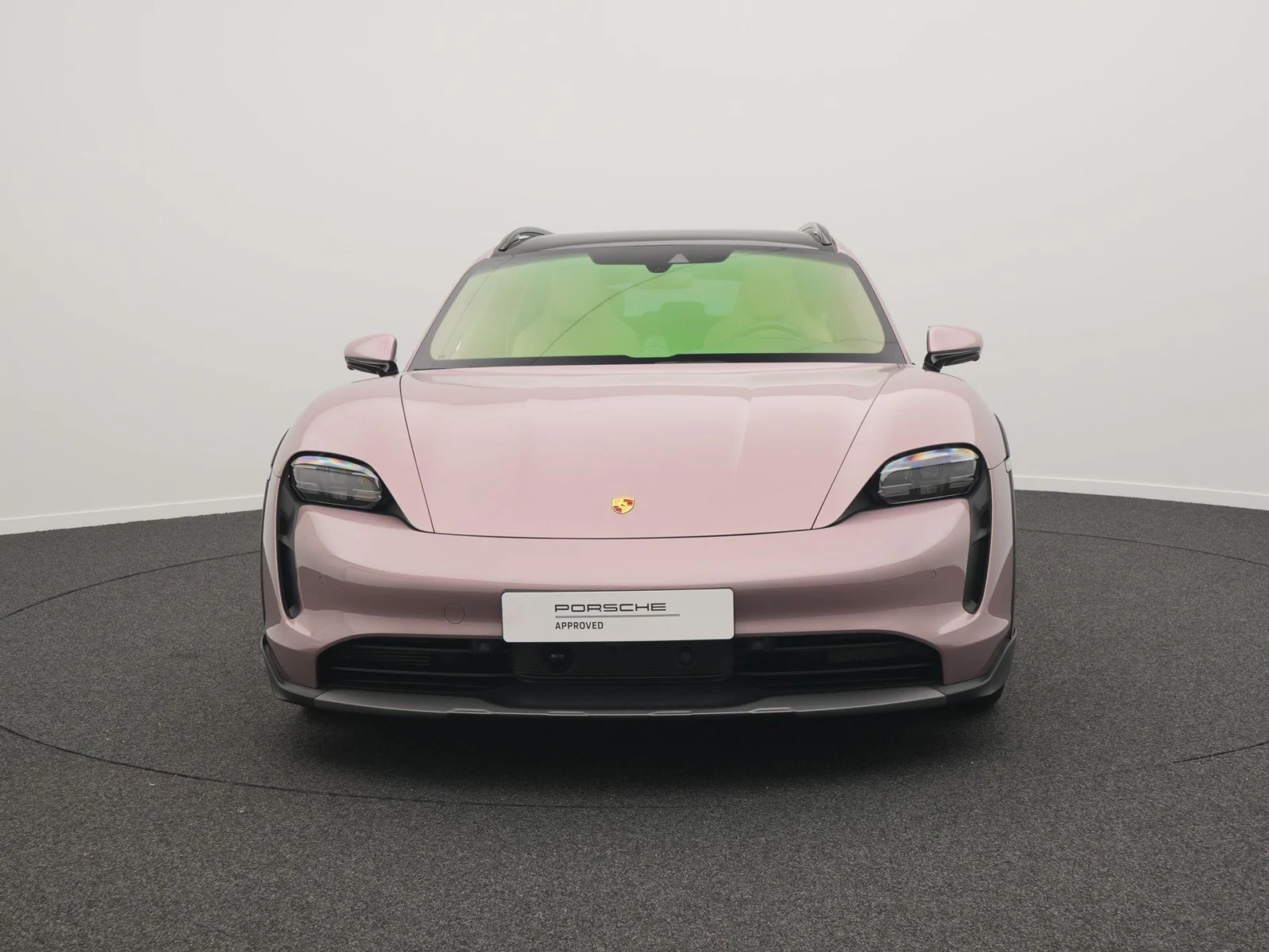 Porsche-Taycan Cross Turismo