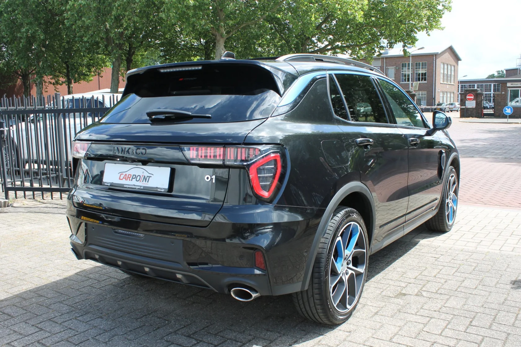 Lynk & Co-01