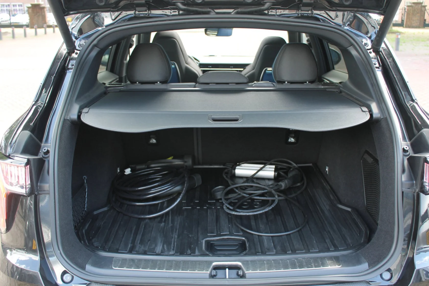 Lynk & Co-01