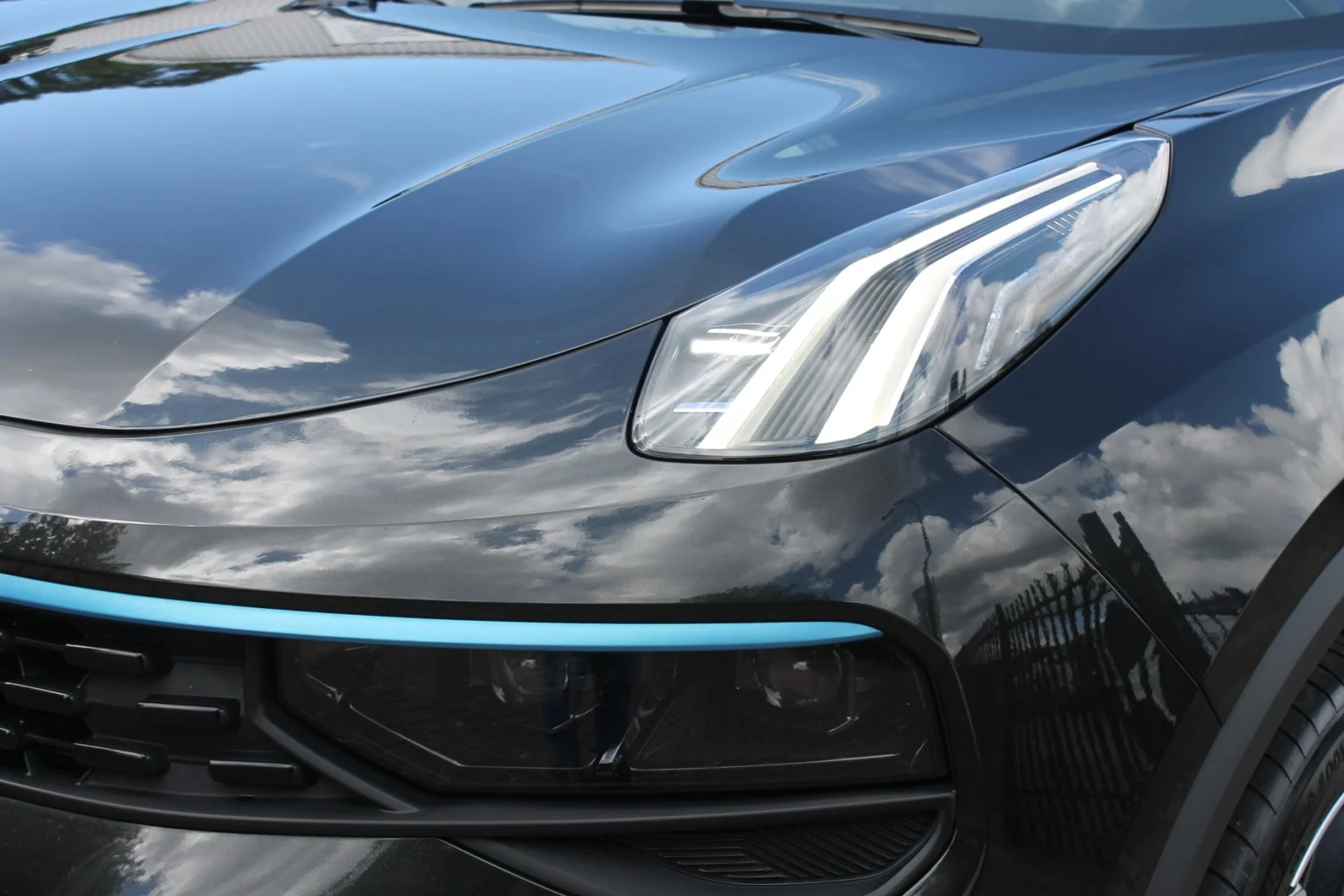 Lynk & Co-01