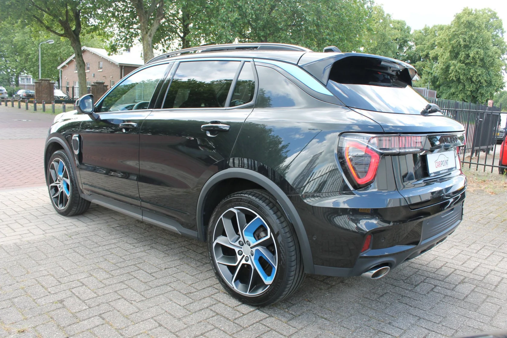Lynk & Co-01