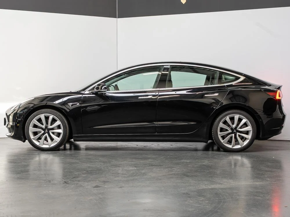 Tesla-Model 3