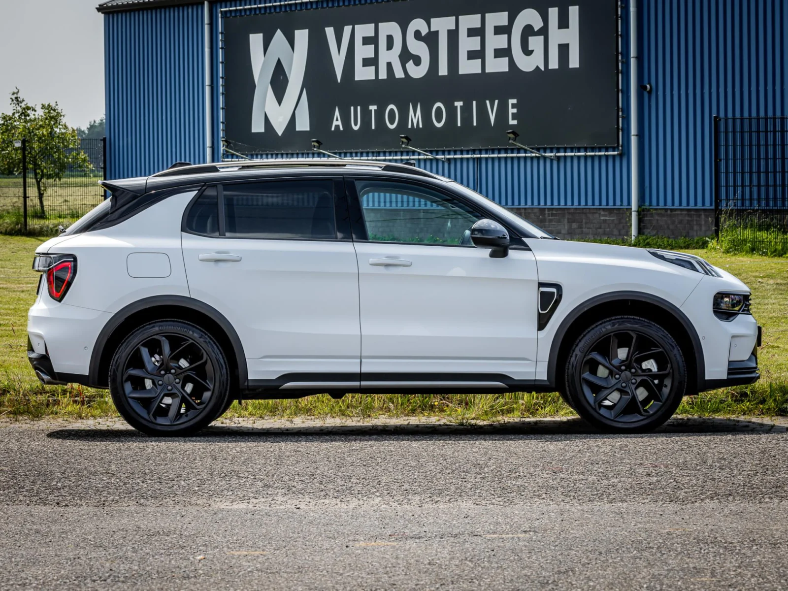 Lynk & Co-01