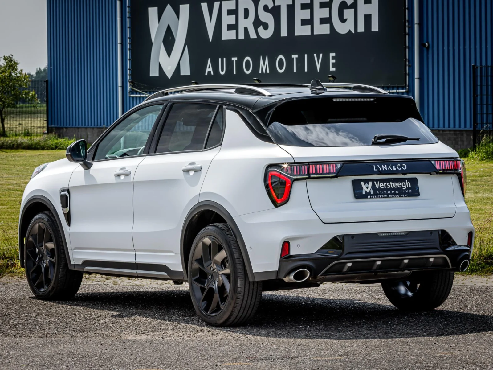 Lynk & Co-01