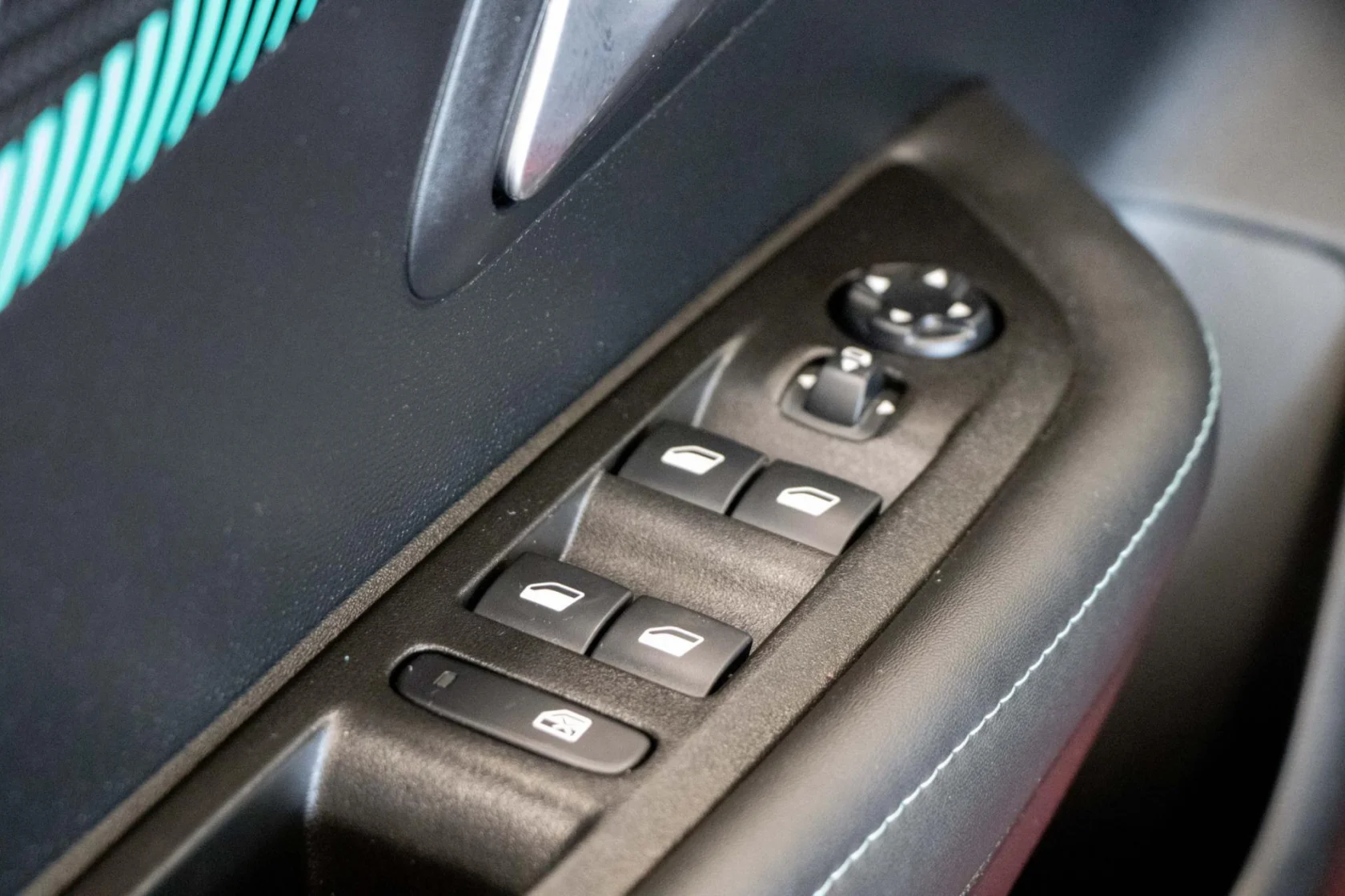 Peugeot e-208 Active