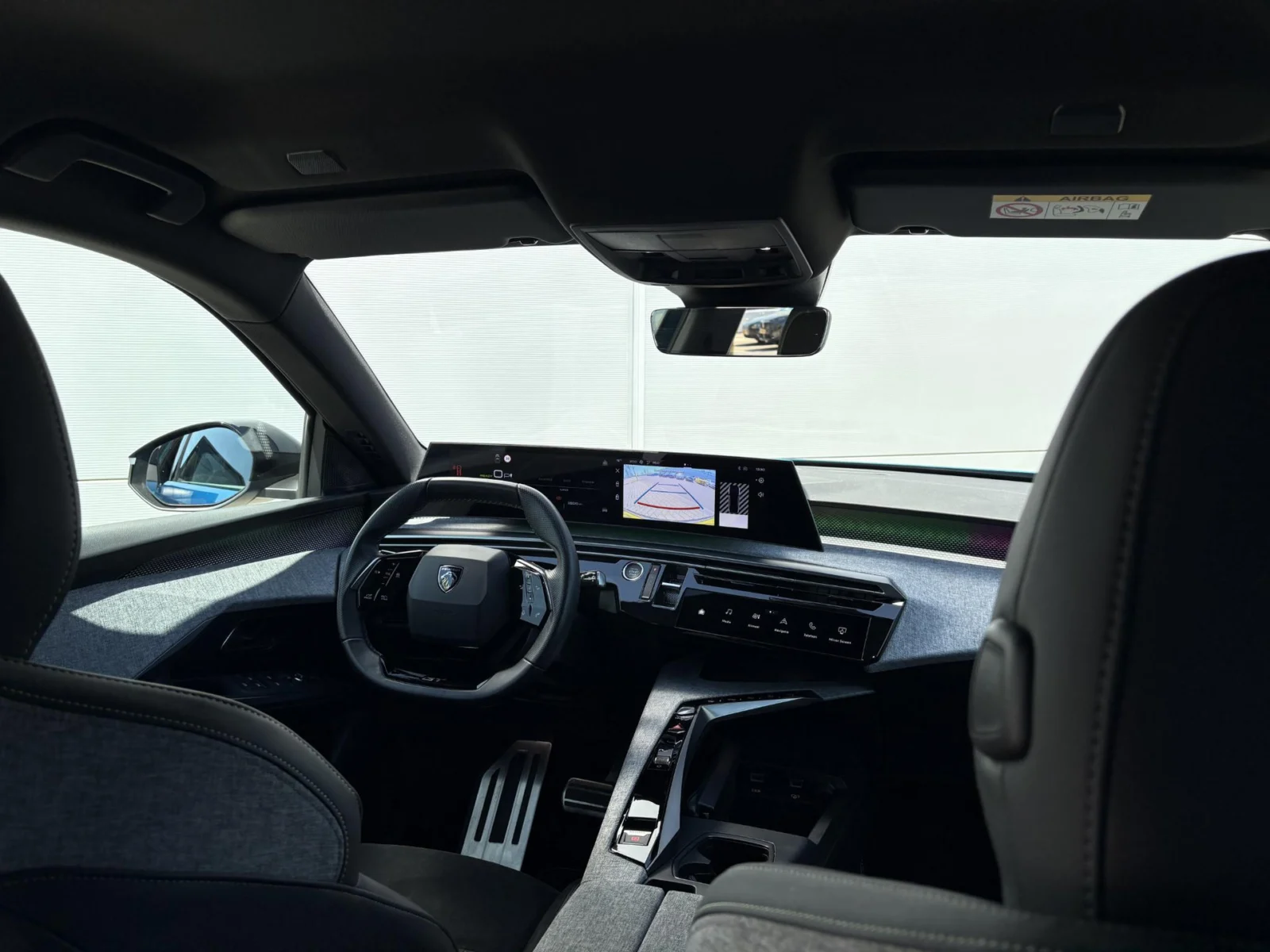 Peugeot e-3008 GT Avantage 210